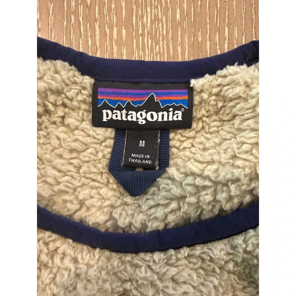 Patagonia Men's Medium Los Gatos Cream Sherpa Fleece Crewneck Pullover Navy Trim